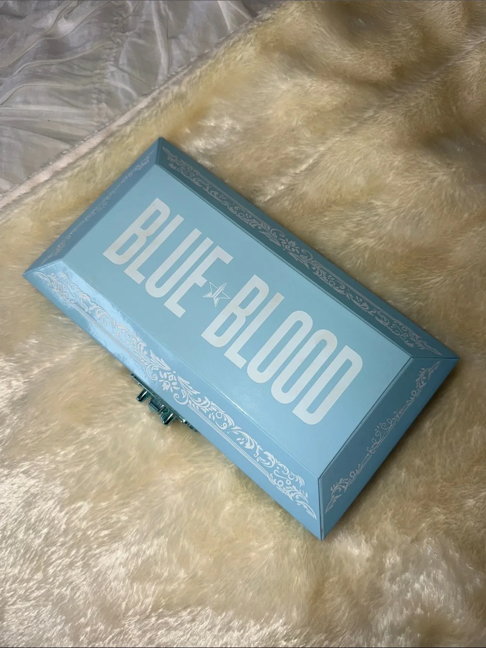 Jeffree Star Blue & Teal Eyeshadow Palette